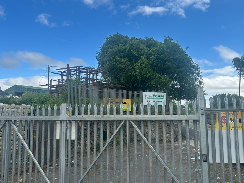 Scrap Local entrance gates